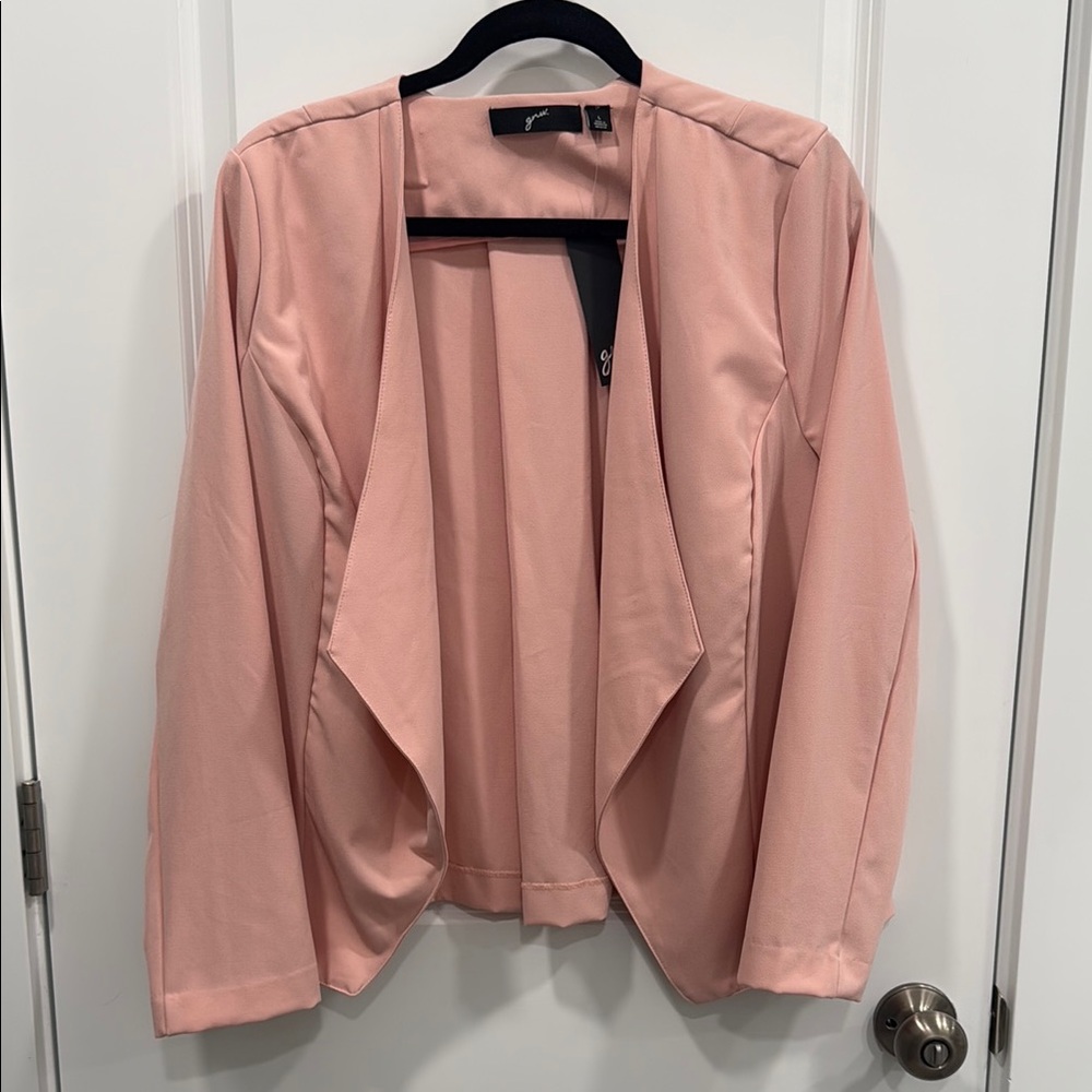 GNW Pink Blazer Lightweight Cropped Design